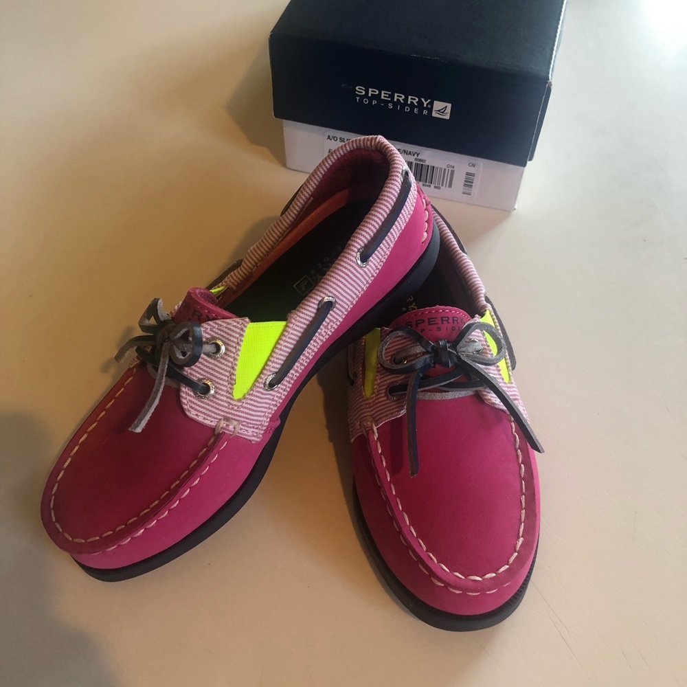 Sperry Top-Sider Girl’s Slip On Boat Shoes. Pink/Stripe/Navy color, size 12.5 M
